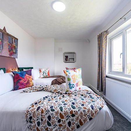 Aseda 4 Bedroom Private Parking, Game Zone -Pool Table, Garden Home 赫尔河畔京士顿 外观 照片