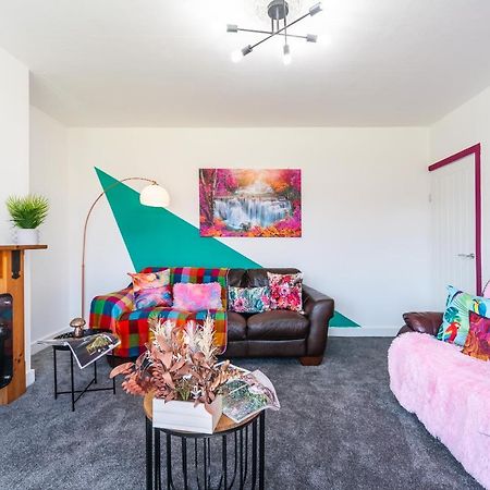 Aseda 4 Bedroom Private Parking, Game Zone -Pool Table, Garden Home 赫尔河畔京士顿 外观 照片