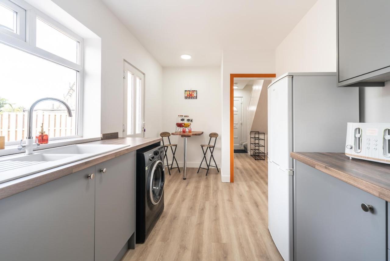 Aseda 4 Bedroom Private Parking, Game Zone -Pool Table, Garden Home 赫尔河畔京士顿 外观 照片