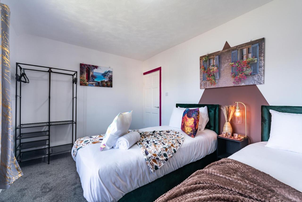 Aseda 4 Bedroom Private Parking, Game Zone -Pool Table, Garden Home 赫尔河畔京士顿 外观 照片