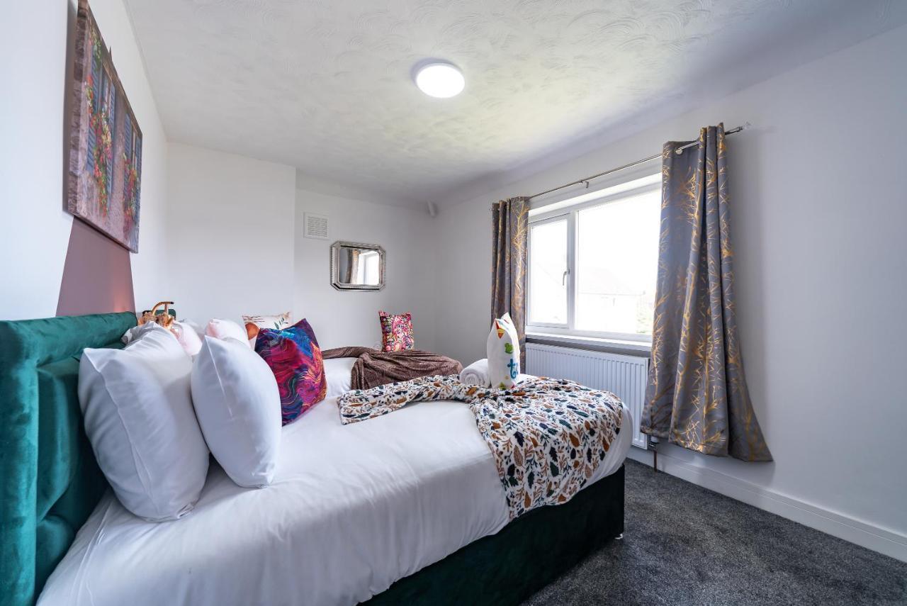 Aseda 4 Bedroom Private Parking, Game Zone -Pool Table, Garden Home 赫尔河畔京士顿 外观 照片